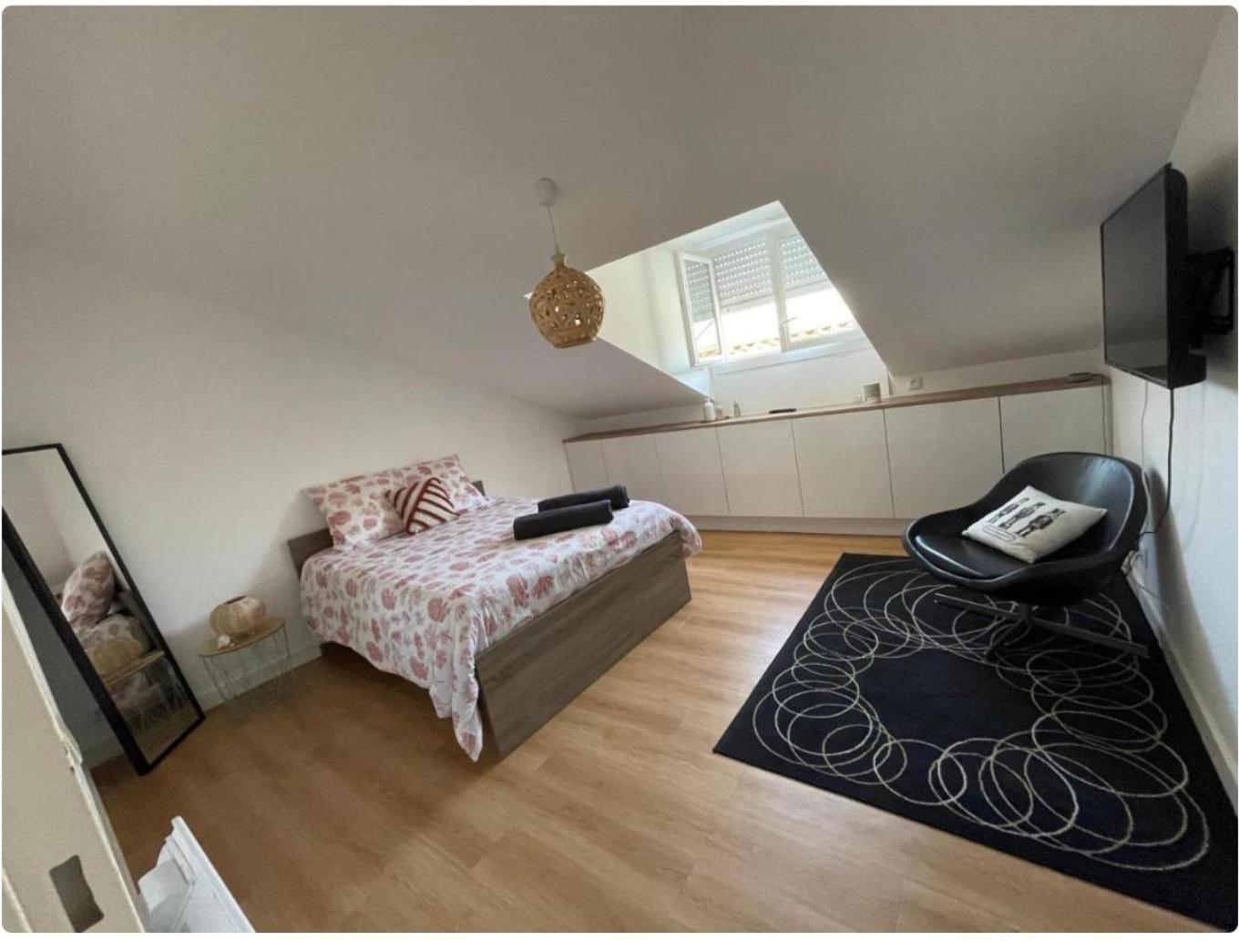 Grand Appartement Hypercentre Avec Terrasse Et Parking Poitiers Bagian luar foto