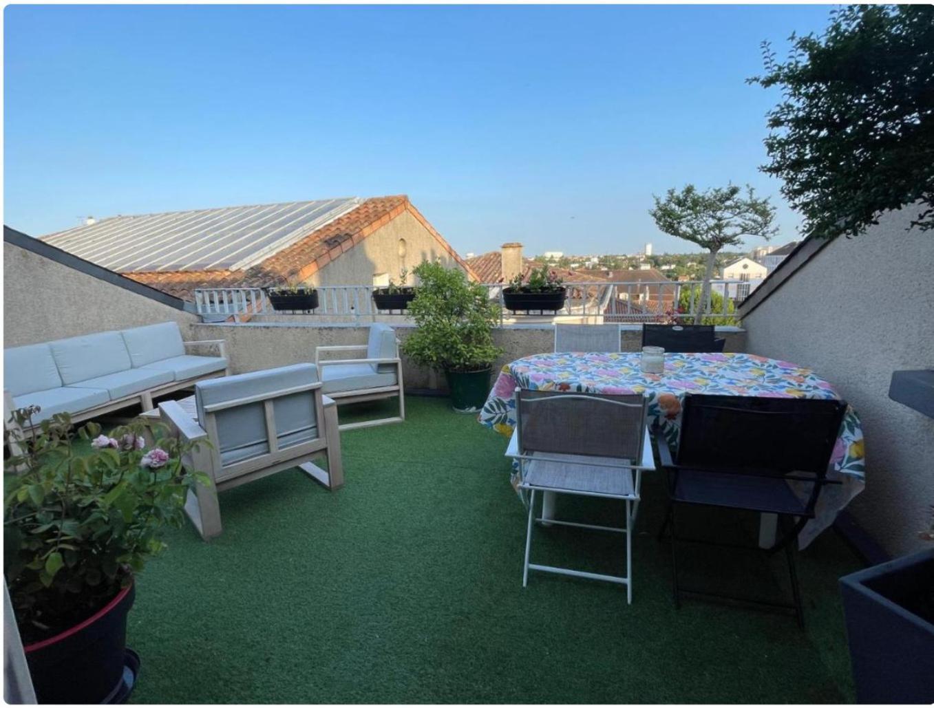 Grand Appartement Hypercentre Avec Terrasse Et Parking Poitiers Bagian luar foto